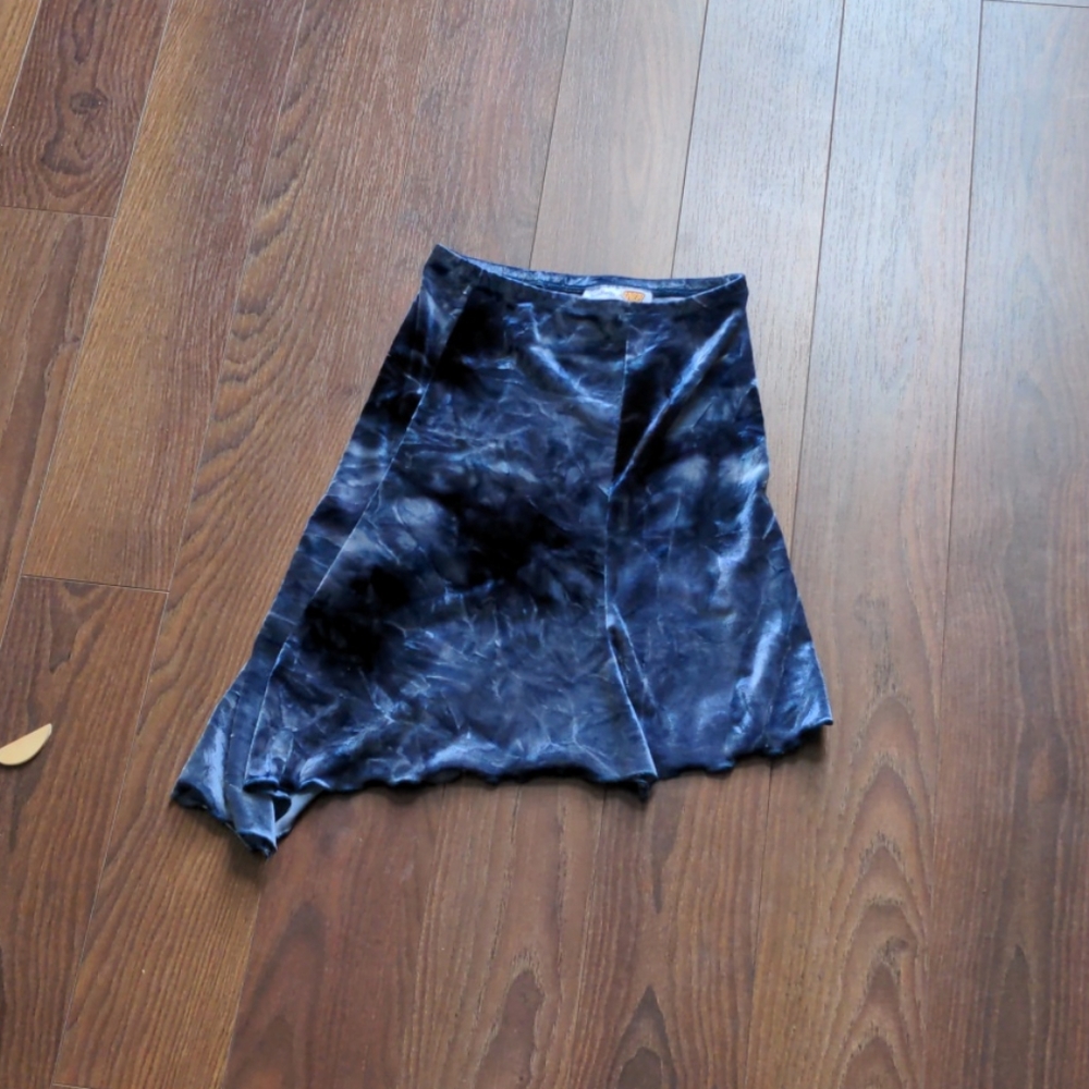 Le Chateau girls navy blue velvet skirt size s/p